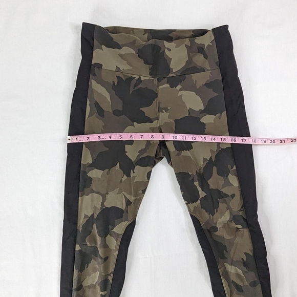 Athleta Essex Camo Hybrid Tights Leggings UPF 50 - Picture 9 of 12